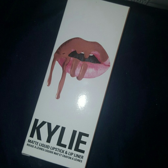 🚫🚫🚫on hold🛇🛇🛇Kylie lip kit