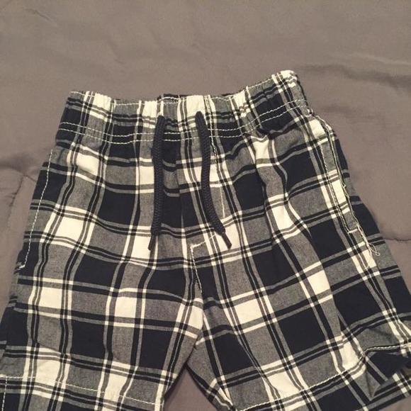 OshKosh pocketed plaid shorts