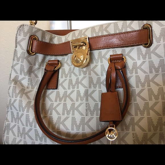 Michael Kors Authentic Large Hamilton Vanilla Logo