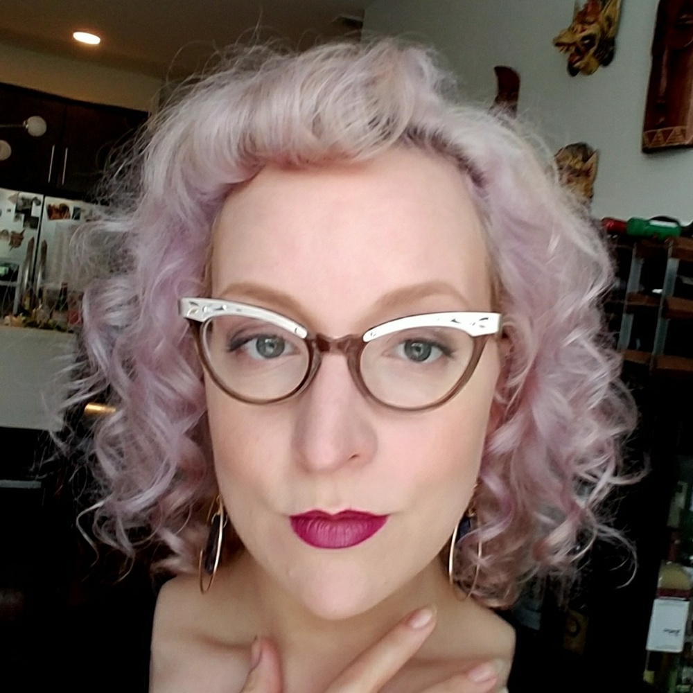 Meet your Posher, Pam