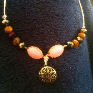 Coral beaded chocker necklace made of hemp