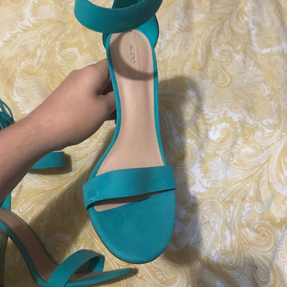 Heels - Picture 2 of 2