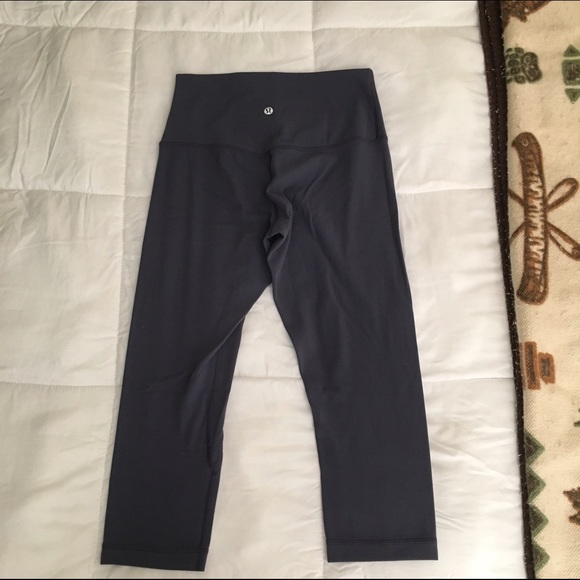 Lululemon Align Crop - Greyvy