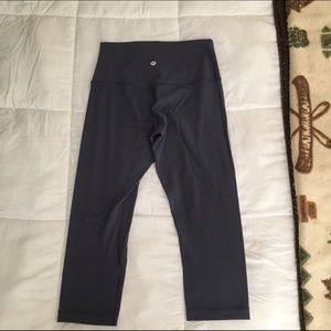 Lululemon Align Crop - Greyvy