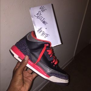 Jordan 3 Crimson