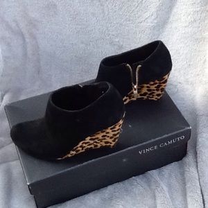 Vince Camuto leopard wedge Booties!