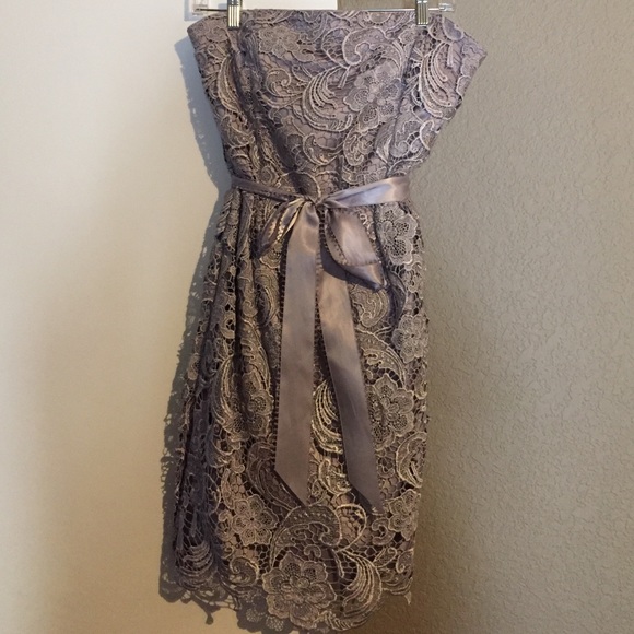 Adrianna Papelli floral lace dress!!