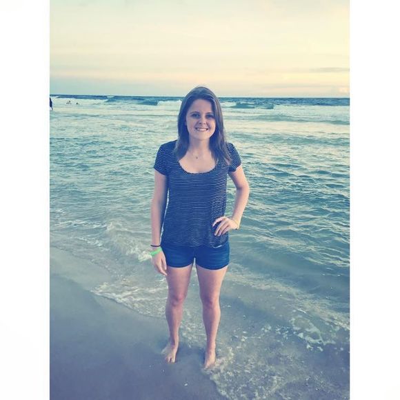 Meet your Posher, Hannah - Picture 1 of 1