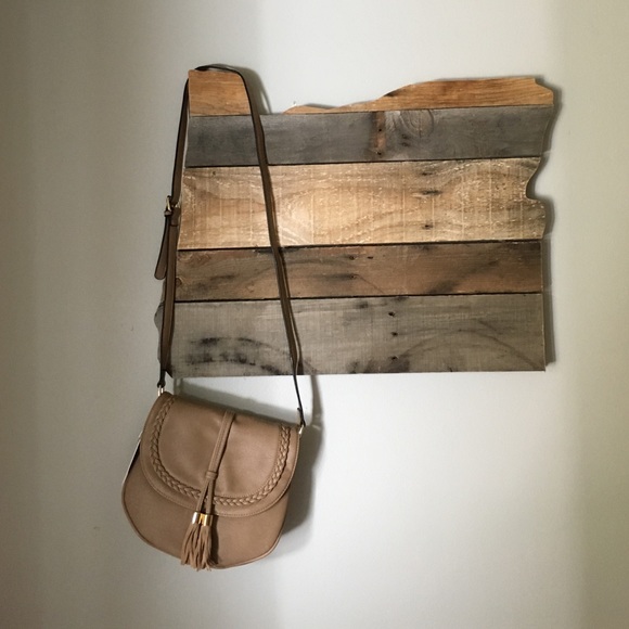 Handbags - 🆕💥SALE💥Tassel Messenger Crossbody Bag