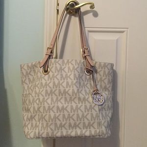 Michael Kors Signature tote