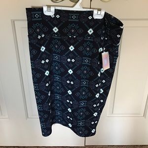 *NWT* LulaRoe Large Cassie Skirt