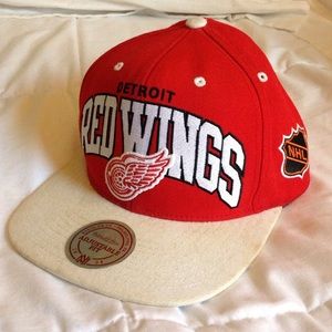 Vintage Detroit Res Wings Mitchell & Ness SnapBack