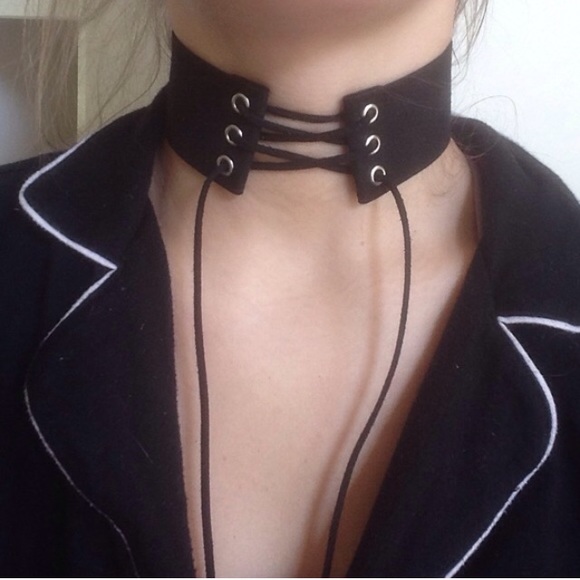 Black Kardashian Lace Up Choker - Picture 2 of 2