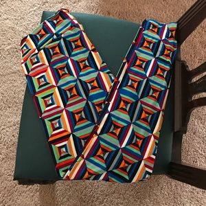 *NWT* LulaRoe TC multicolor leggings