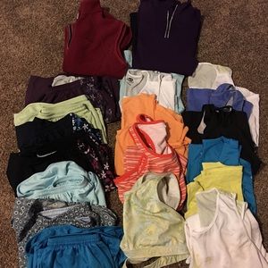 Lot of 20 Brooks work out clothes SZ Large