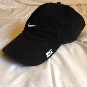NIKE Golf Adjustable Fit Swoosh Front Baseball Cap