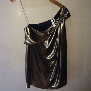 Rob & Nikki size small asymmetrical gold top