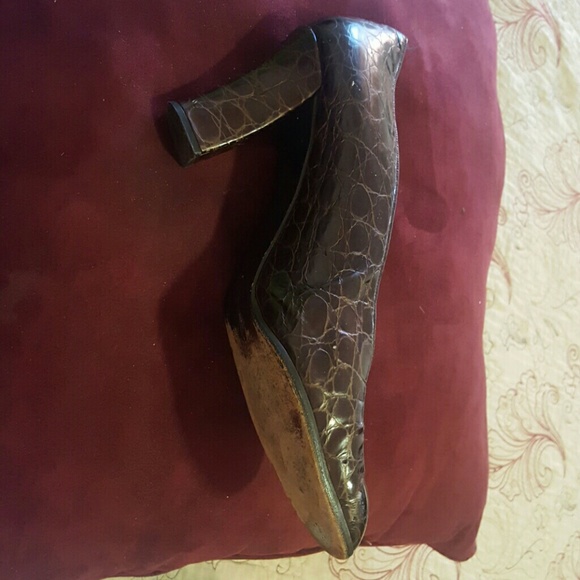 STUART WEITZMAN - Picture 3 of 4