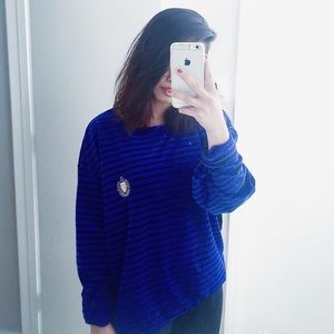 Vtg Velvet-Like Blue Striped Pull Over