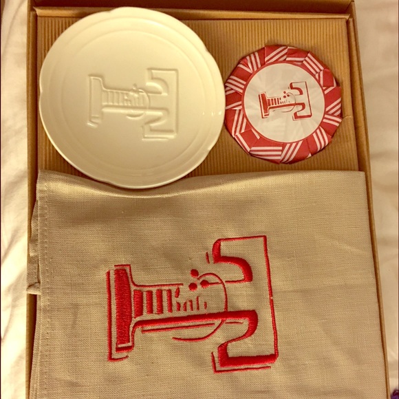 Mud Pie "T" Monogram Bathroom/kitchen set
