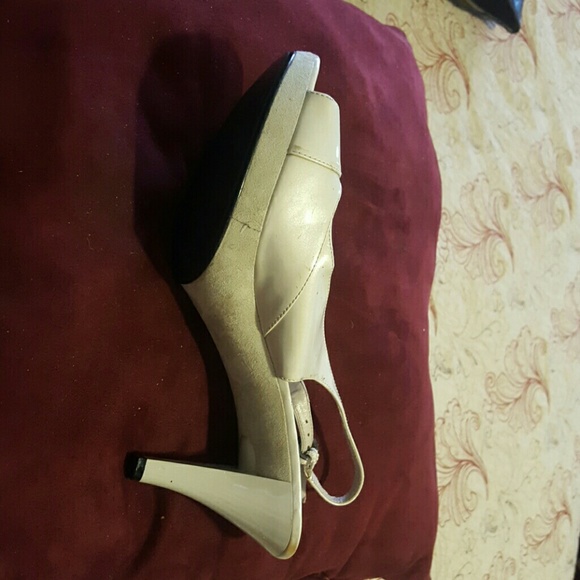 shoes - Picture 2 of 3