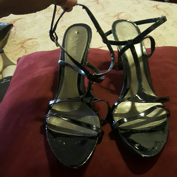 shoes - Picture 2 of 4