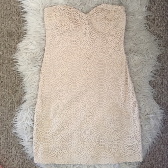 Sparkle and Fade lace strapless dress - Picture 2 of 4