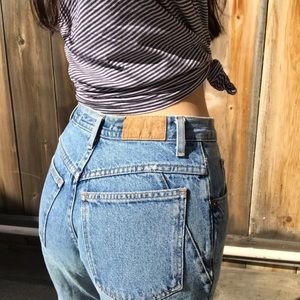 High Waisted Jeans (Mom Jeans)
