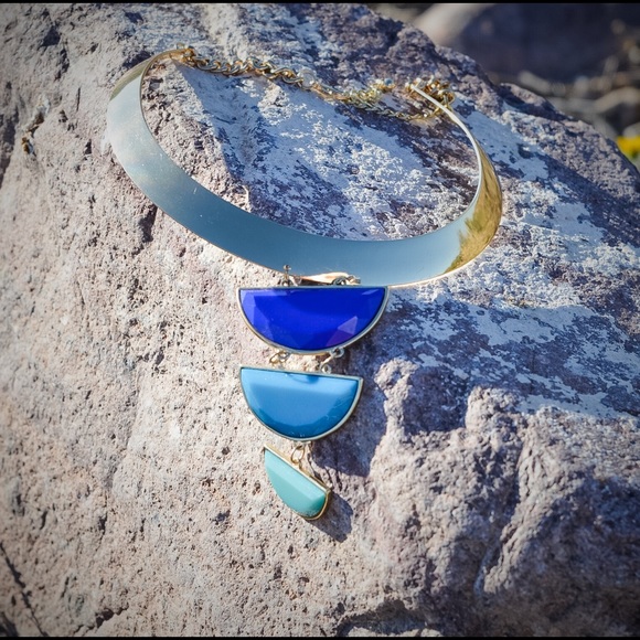 Gold/blue necklace