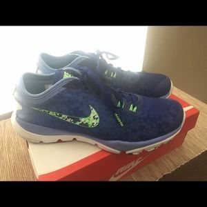 LAST CHANCE! Nike running shoes