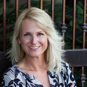 Meet your Posher, Elizabeth