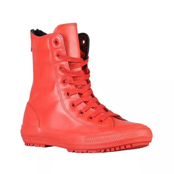 Converse red ☔️ boots new women's size 8 - Picture 2 of 2