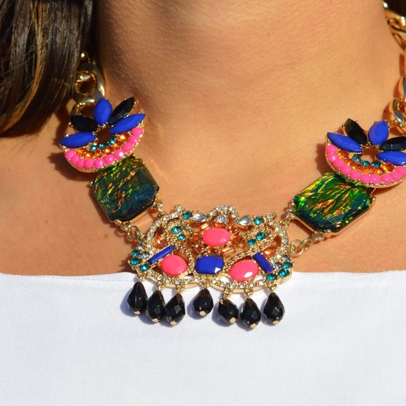 Statement necklace