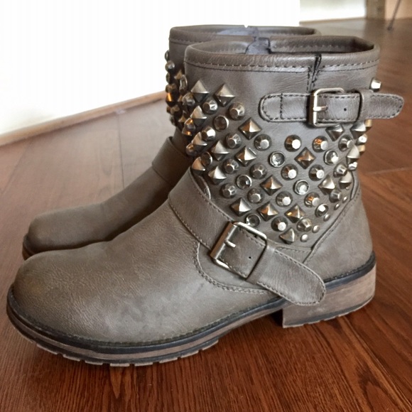 breckelles studded boots
