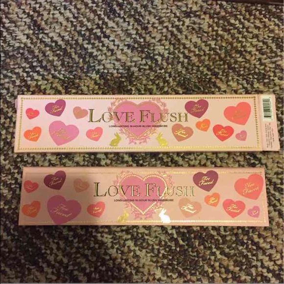 Too faced love flush pallete