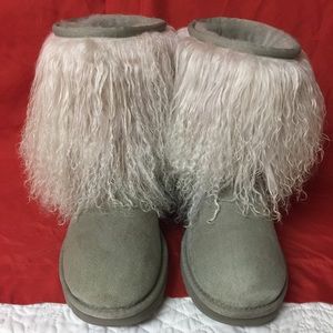 Rare Sheepskin Cuff UGG size 8