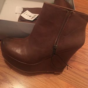 Wedge ankle booties