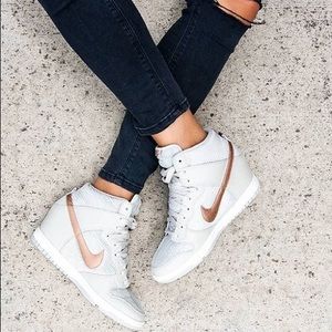 6.5 Nike Dunk Sky Hi - Women's