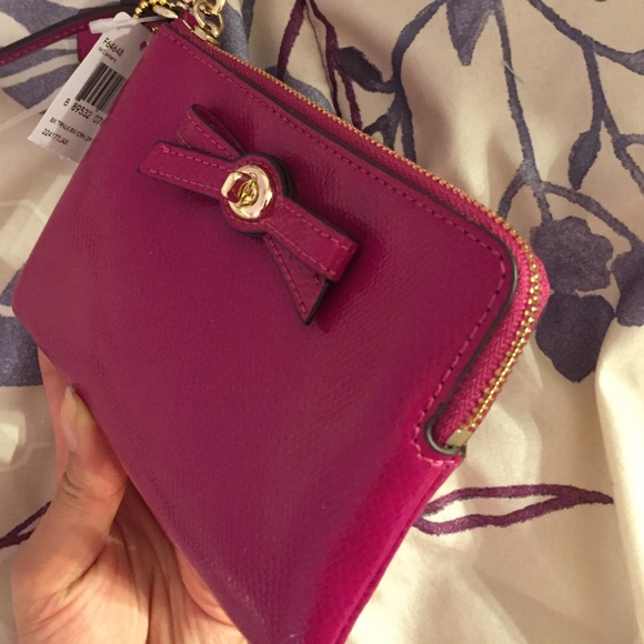 🆕Coach wristlet - Picture 4 of 4