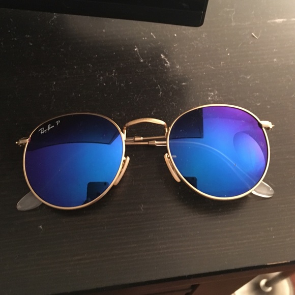Blue authentic round ray bans!