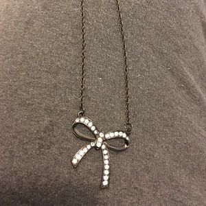 Dainty bow necklace