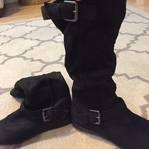 Report tall black boots