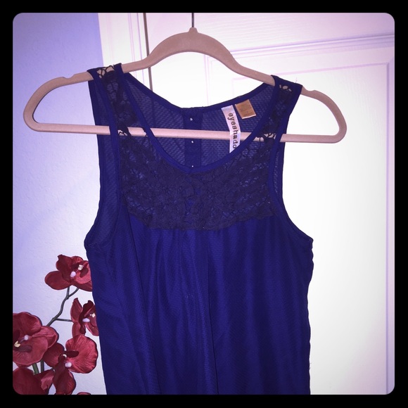 🔥 NWOT Fransceca blue lace tank  🌺
