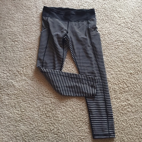 SOLD🚫 Lululemon parallel stripe speed tight pant - Picture 2 of 4