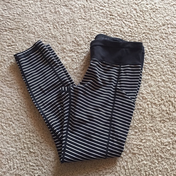 SOLD🚫 Lululemon parallel stripe speed tight pant - Picture 3 of 4