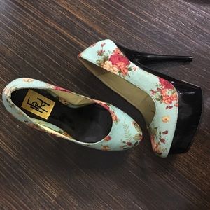Multicolored Floral platforms