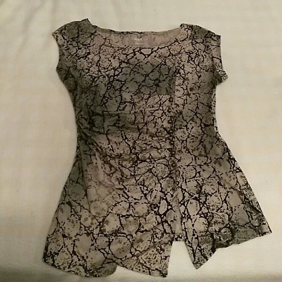 Slimming green and tan printed top