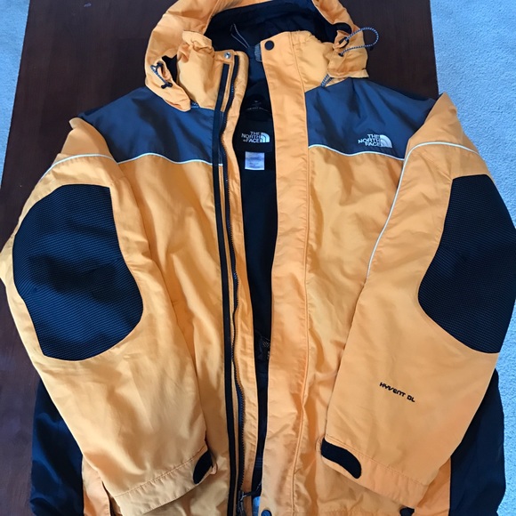 Yellow, gray, and black Large Men's heavy TNF coat