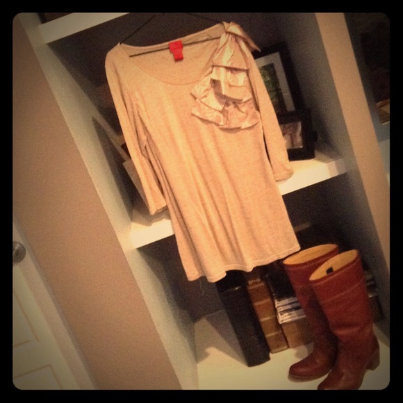 SUPER CUTE EMBELLISHED TOP