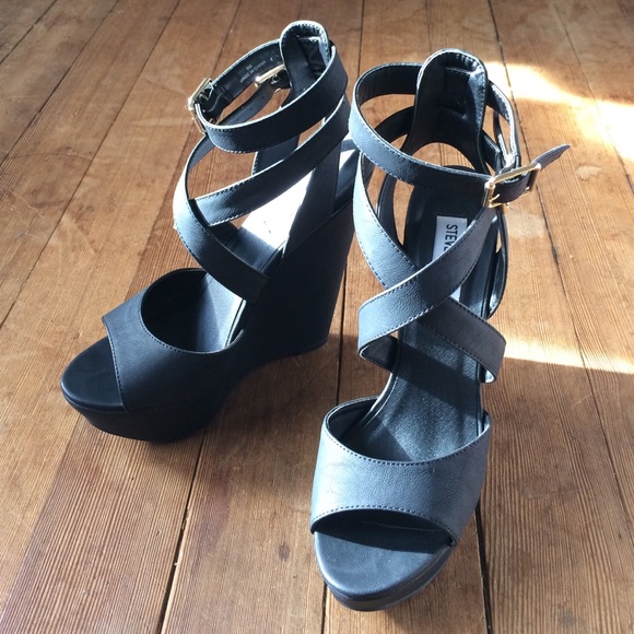 Steve Madden Xfoliate Wedges